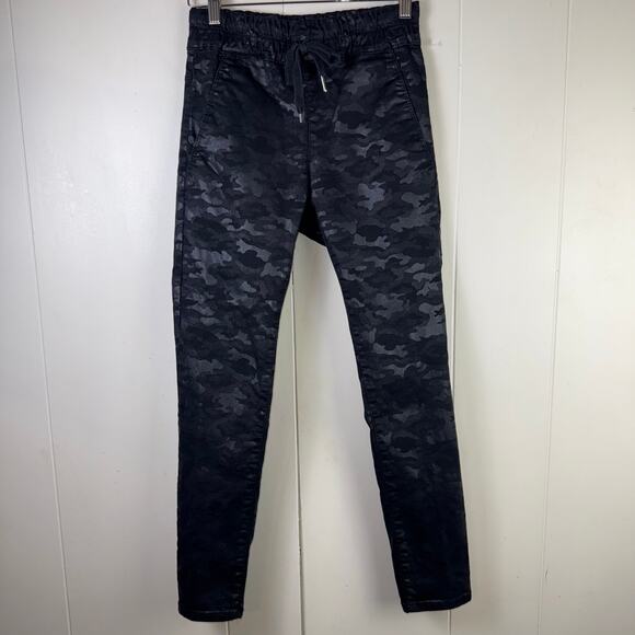 Bevy‎ Flog Shely Camo Pants - Picture 2 of 9